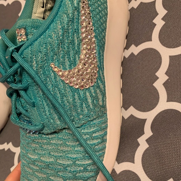 turquoise roshe running shoes - Picture 4 of 8